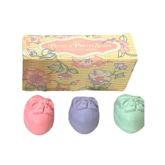 Vintage AVON Set Of 3 Pastel N' Pretty Soaps - Fresh Spring Scent - New In Box - Picture 3 of 12